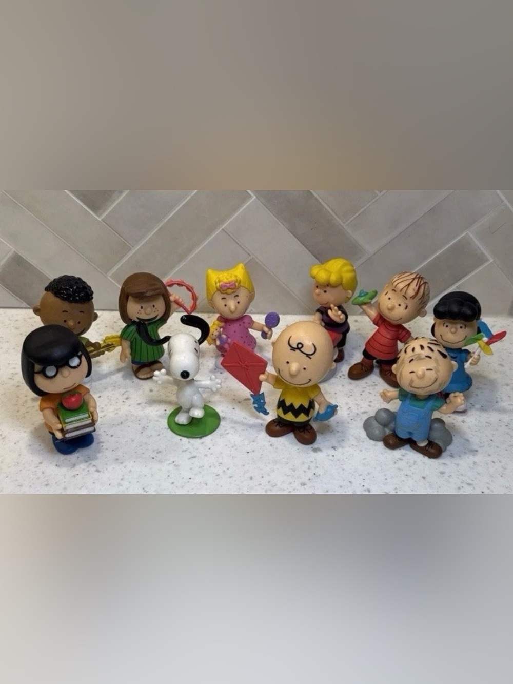 Just Play Peanuts Collector's Figure Set Charlie
Brown-10 figures -2015